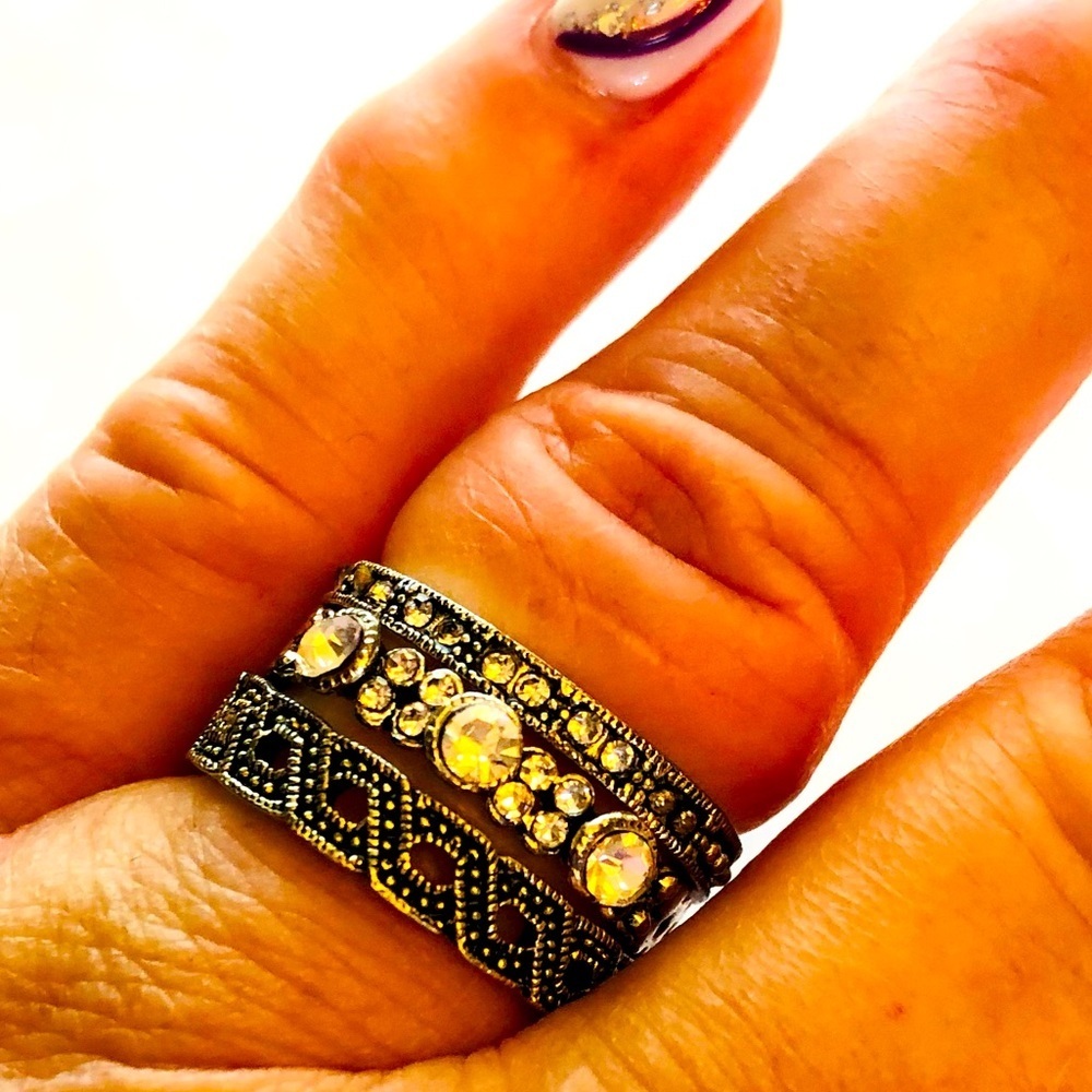 💜3/$30 Set of 3 Antiqued Silvertone Rings size 9-10 Crystals and Marcasite